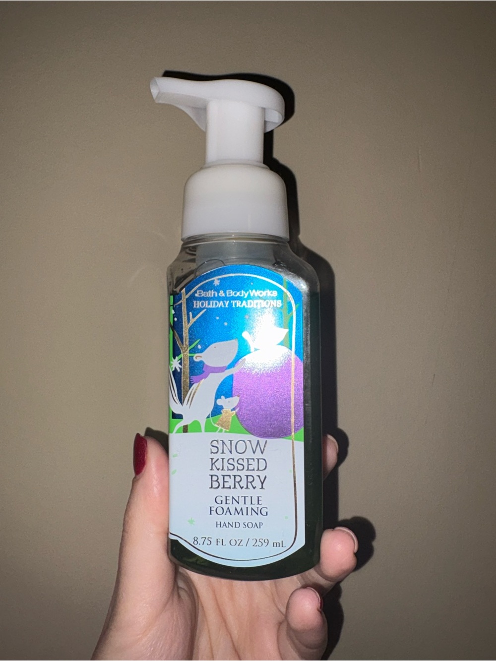 Bath & Body Works Snow Kissed Berry Gentle Foaming Hand Soap - White Pump